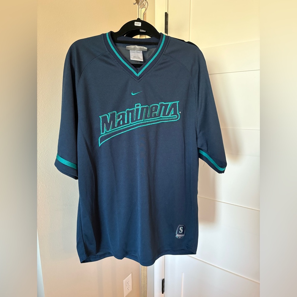 Mariners Baseball Warmup Shirt Genuine Merchandise. Size L. Excellent Condition